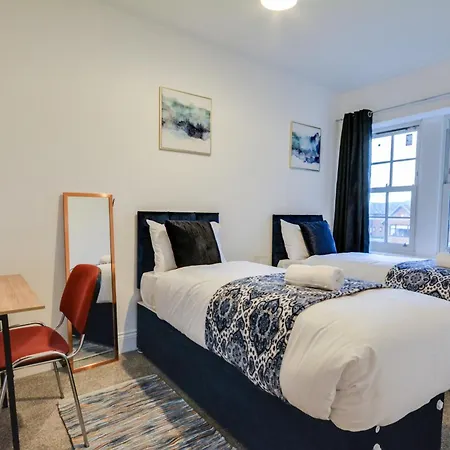 Spacious Three Bedroom Sleeps 7 Secured Free Parking Upholland Exterior photo